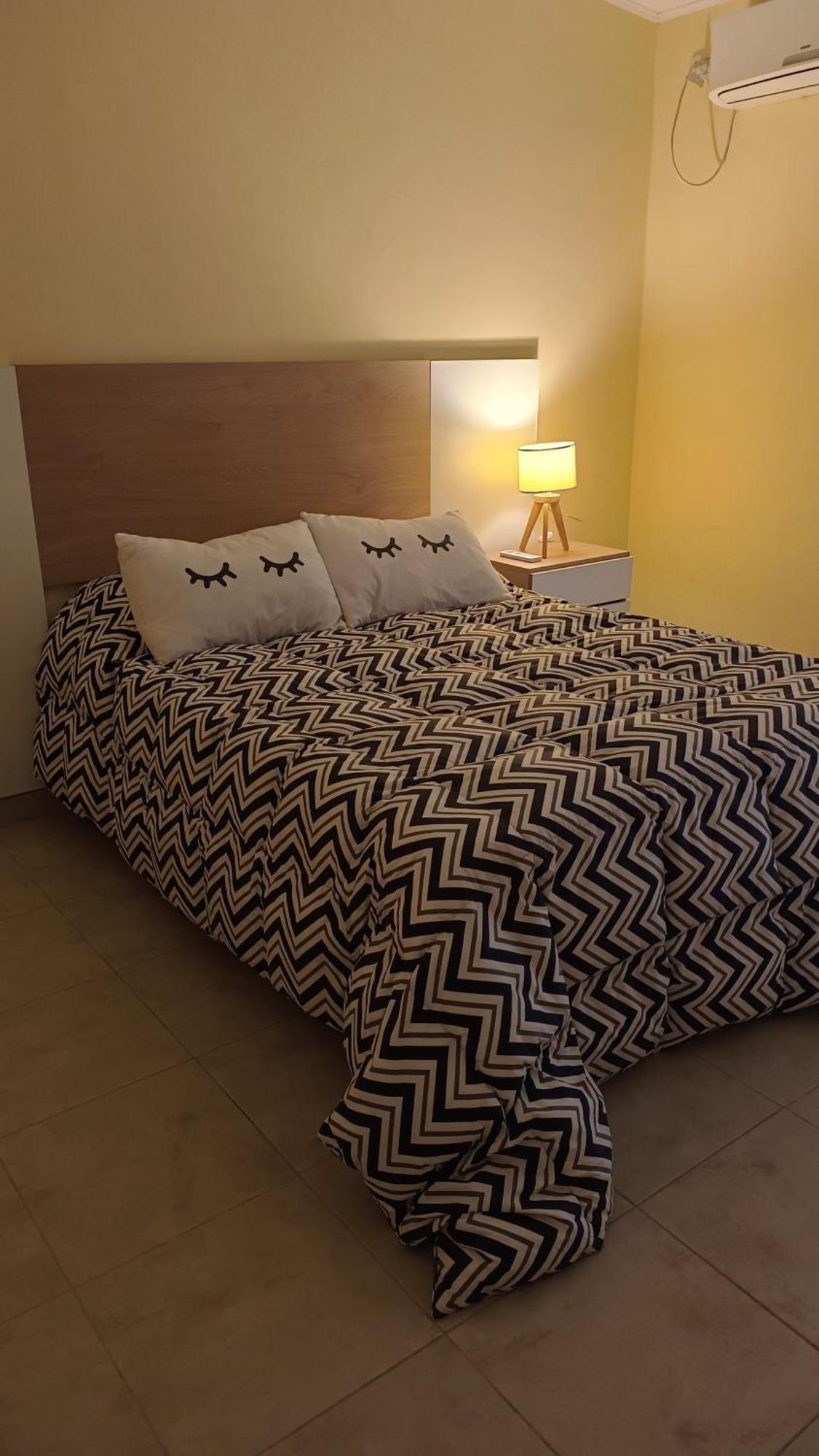 Once Reinas Dptos Apartment Сан Рафаел Екстериор снимка